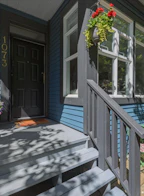 1073 E Pender Street