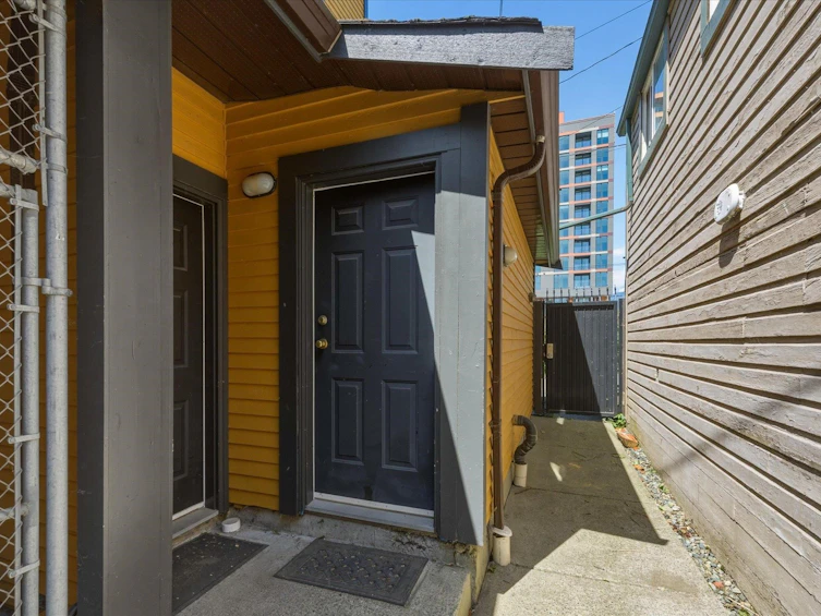 1073 E Pender Street, Vancouver, BC, V6A 4H9 - 36