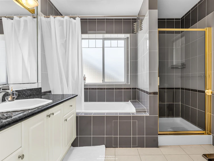 3263 W 14th Avenue, Vancouver, BC, V6K 2Y2 - 19