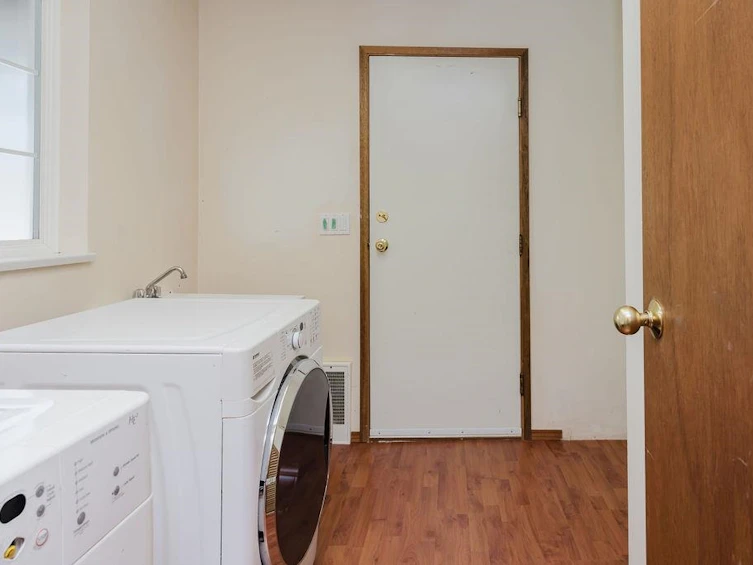 8094 Alderwood Road, Halfmoon Bay, BC, V7Z 1C9 - 17