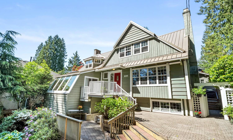 230 W 22nd Street