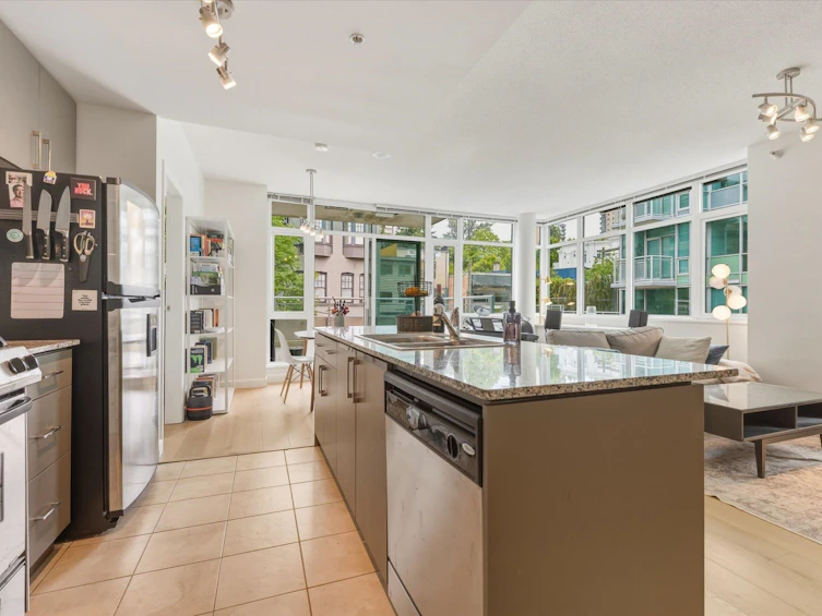 303-100 E Esplanade, North Vancouver, BC, V7L 4V1 - 6