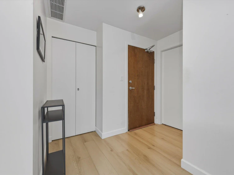 303-100 E Esplanade, North Vancouver, BC, V7L 4V1 - 18