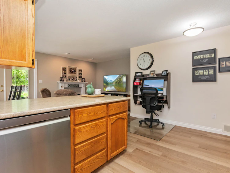 19865 Marie Street, Hope, BC, V0X 1L2 - 5