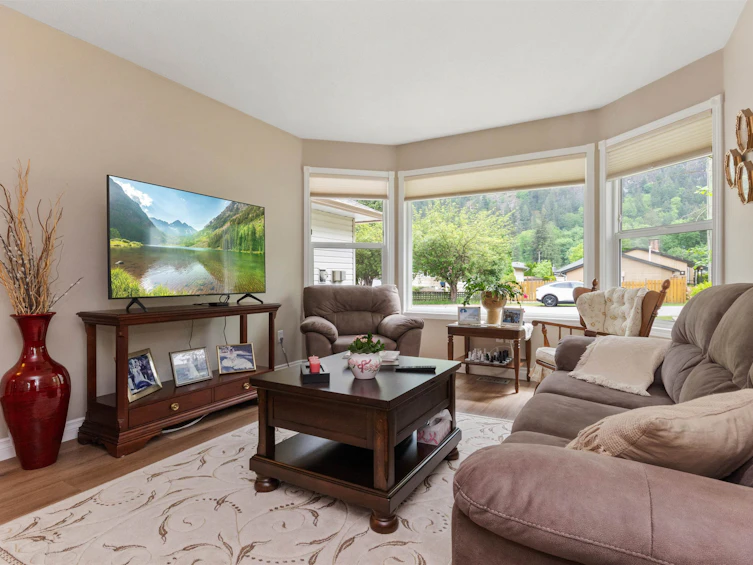 19865 Marie Street, Hope, BC, V0X 1L2 - 14