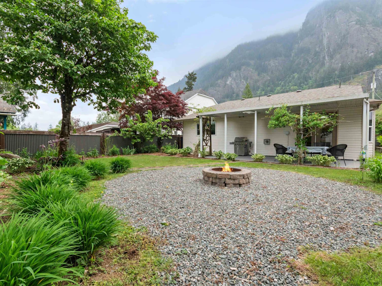 19865 Marie Street, Hope, BC, V0X 1L2 - 12