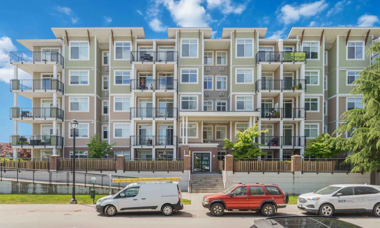 118-20696 Eastleigh Crescent