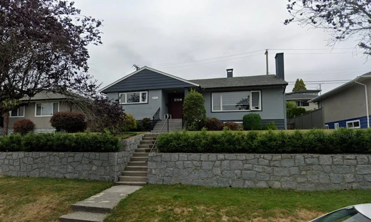 4711 Ridgelawn Drive