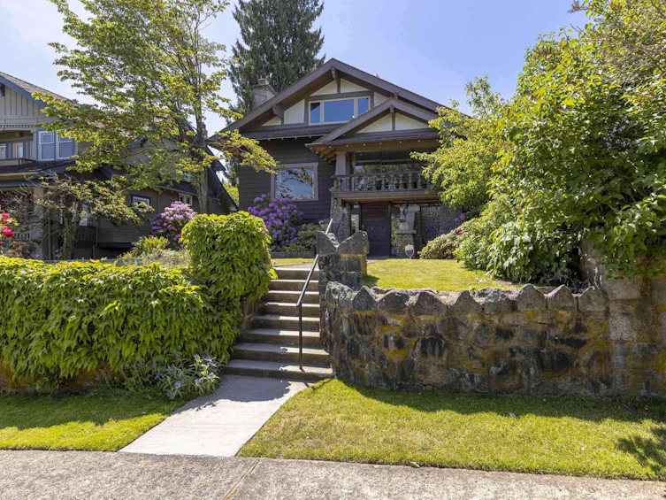 1986 W 35th Avenue, Vancouver, BC, V6M 1H7