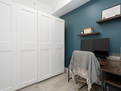 410-2160 Grant Avenue - 3