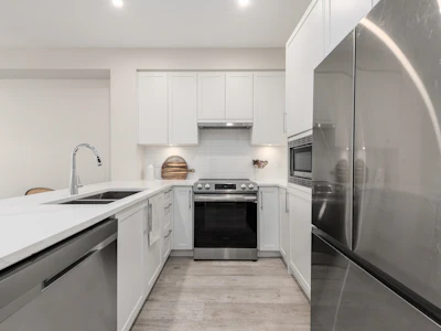 410-2160 Grant Avenue - 3