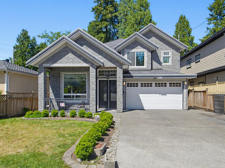 11903 97 Avenue, Surrey, BC, V3V 2C4