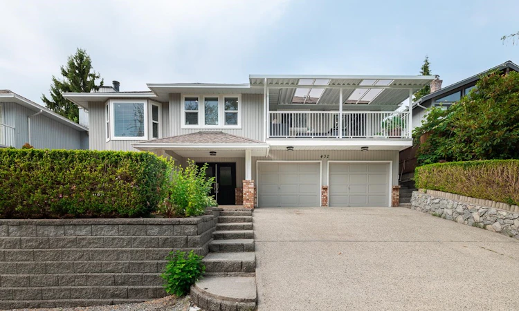 432 Riverview Crescent