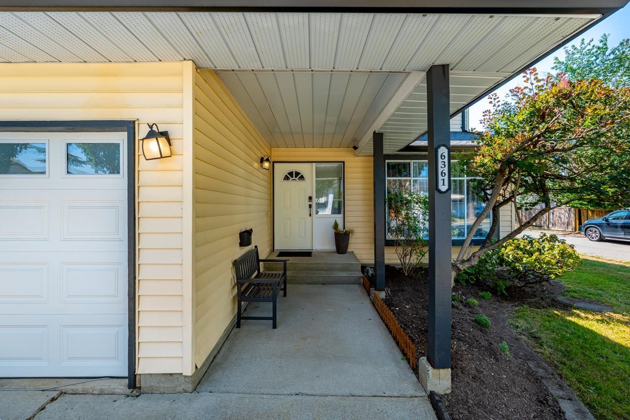 6361 172 Street, Surrey, BC, V3S 7C4 - 2