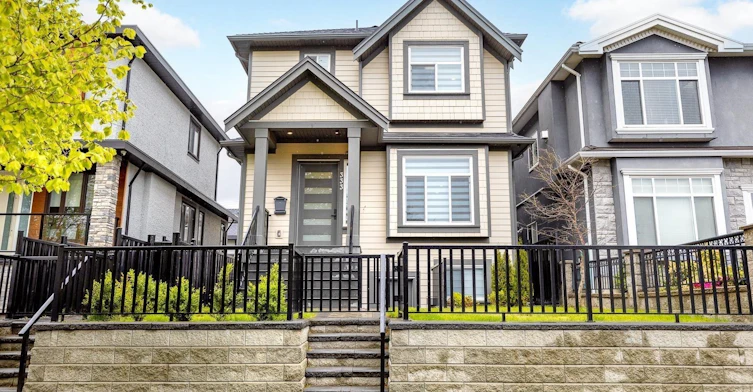 1-333 E 64th Avenue, Vancouver, BC, V5X 2M8