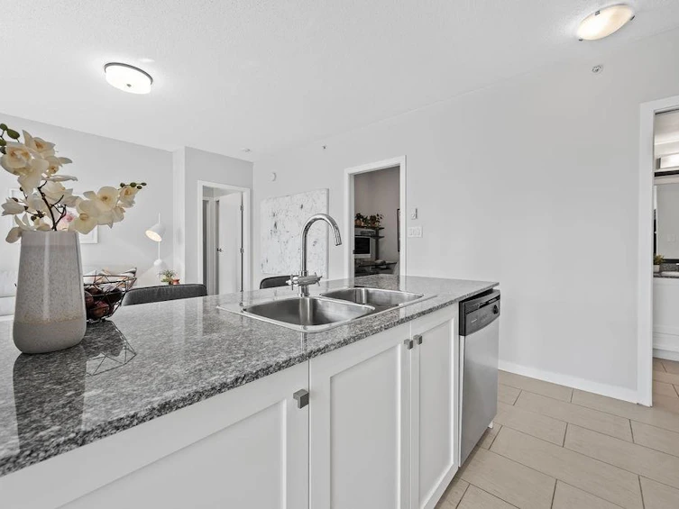 607-480 Robson Street, Vancouver, BC, V6B 1S1 - 5
