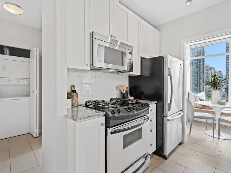 607-480 Robson Street, Vancouver, BC, V6B 1S1 - 9