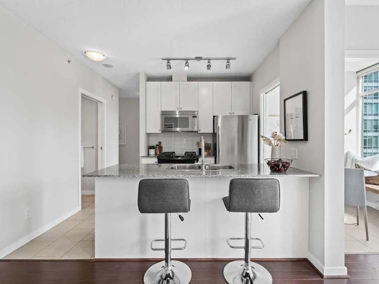607-480 Robson Street, Vancouver, BC, V6B 1S1 - 4