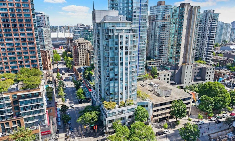 607-480 Robson Street
