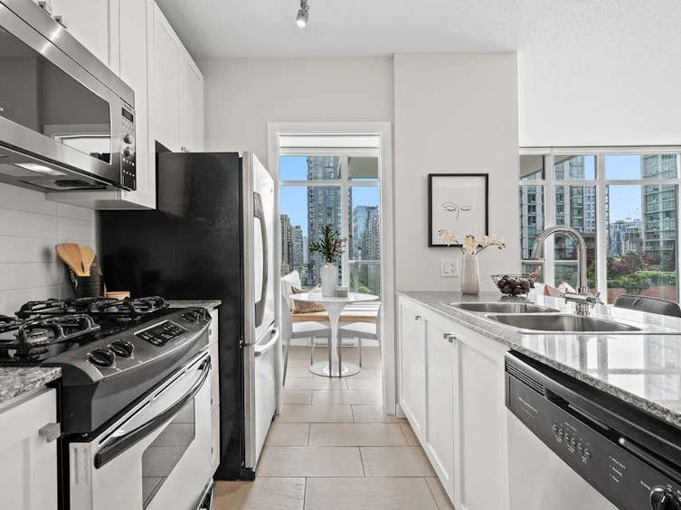 607-480 Robson Street, Vancouver, BC, V6B 1S1 - 8