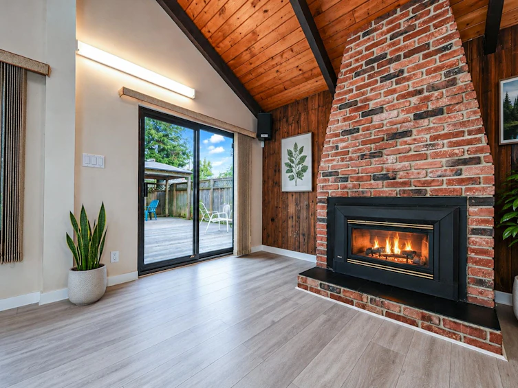 5225 Georgia Street, Burnaby, BC, V5B 1V3 - 9