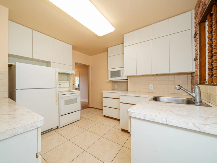 5225 Georgia Street, Burnaby, BC, V5B 1V3 - 18