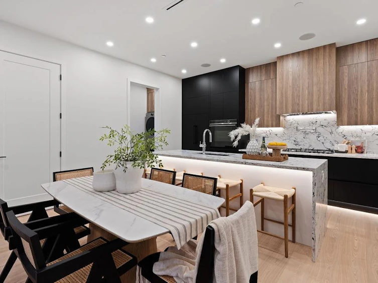 5032 Granville Street, Vancouver, BC, V6M 3B4 - 10