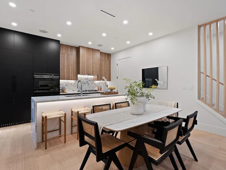 5032 Granville Street, Vancouver, BC, V6M 3B4 - 9