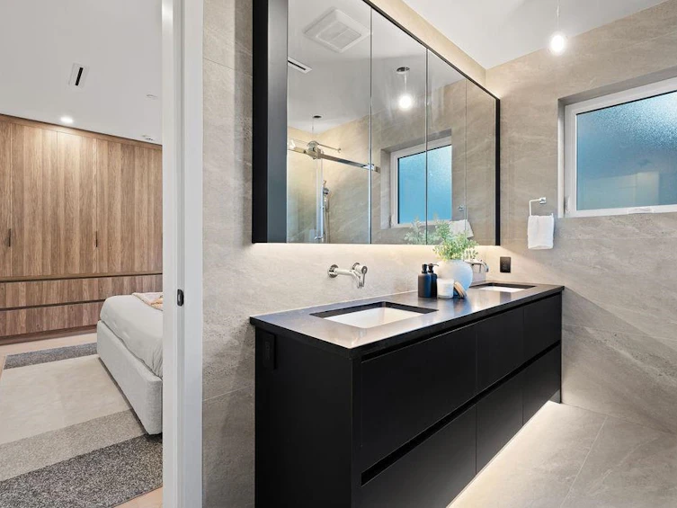 5032 Granville Street, Vancouver, BC, V6M 3B4 - 26