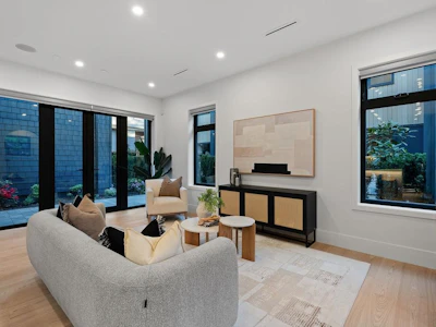 5032 Granville Street - 4