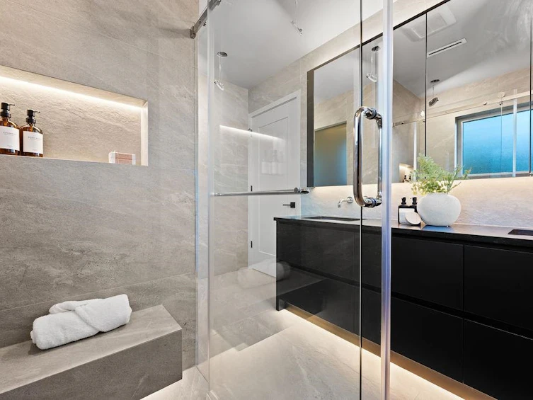 5032 Granville Street, Vancouver, BC, V6M 3B4 - 27