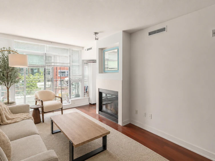 303-3595 W 18th Avenue, Vancouver, BC, V6S 1A9 - 3