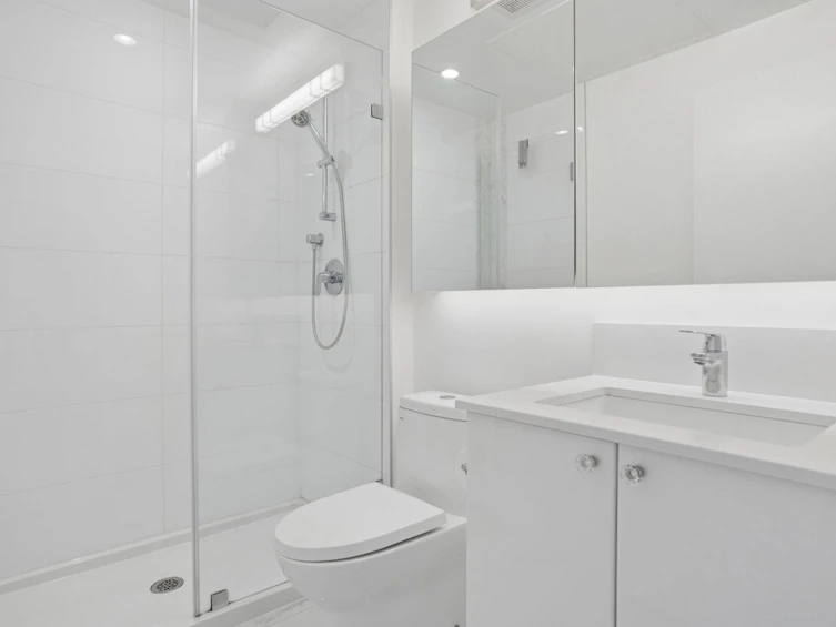 302-2455 Kingsway, Vancouver, BC, V5R 5G8 - 9