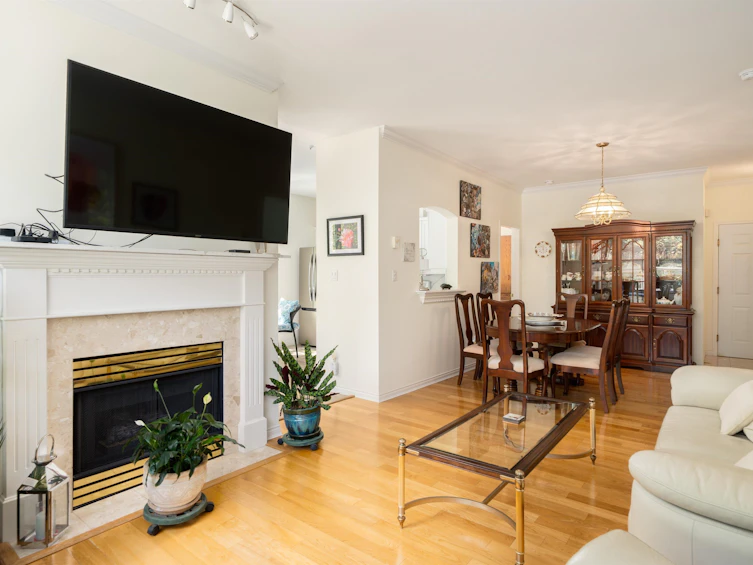 229-3098 Guildford Way, Coquitlam, BC, V3B 7W8 - 5