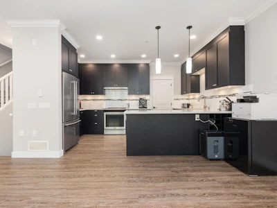 21-10525 240 Street - 3