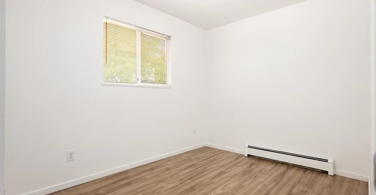 Main-4502 Nanaimo Street, Vancouver, BC, V5N 5J4 - 10