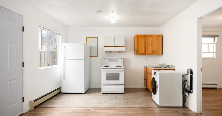 Main-4502 Nanaimo Street, Vancouver, BC, V5N 5J4 - 2
