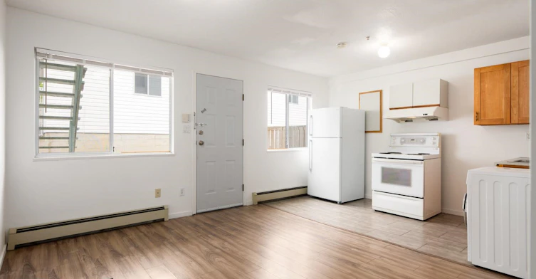 Main-4502 Nanaimo Street, Vancouver, BC, V5N 5J4