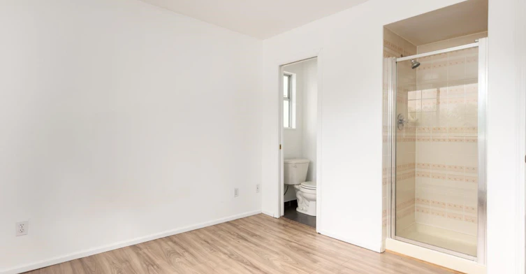 Main-4502 Nanaimo Street, Vancouver, BC, V5N 5J4 - 8