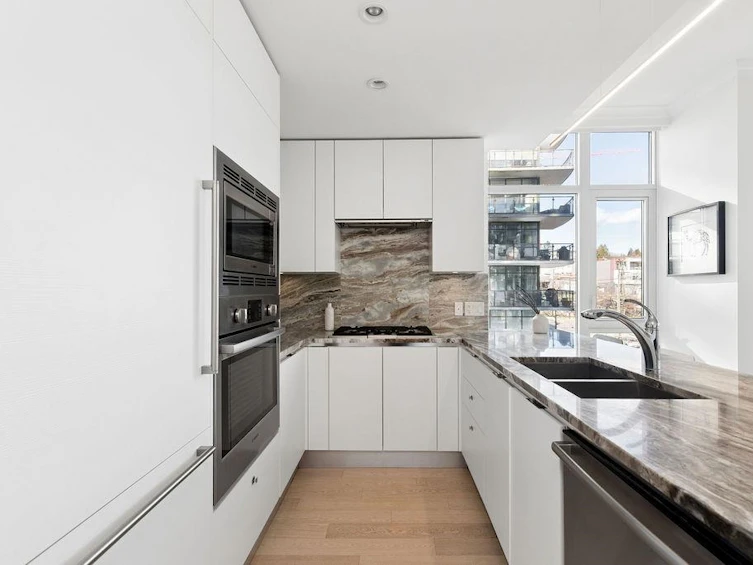 409-185 Victory Ship Way, North Vancouver, BC, V7L 0G2 - 3