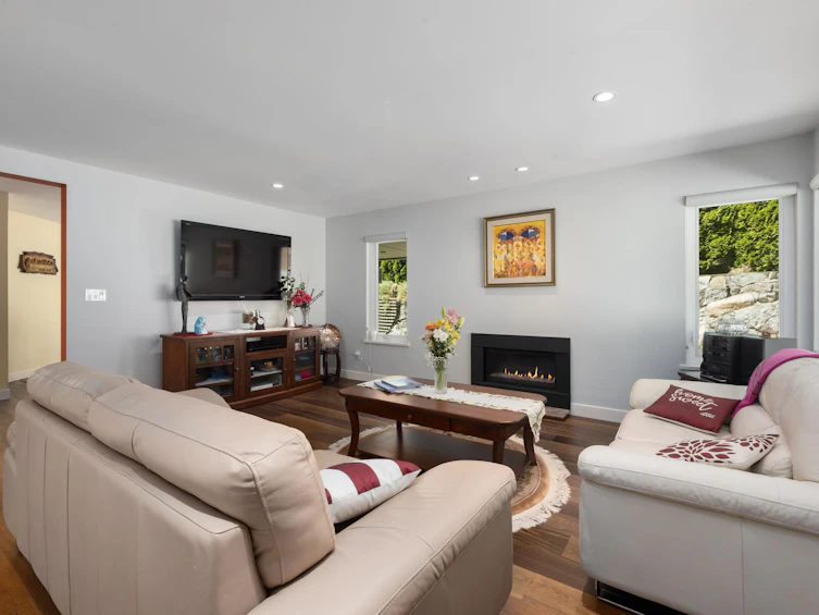 772 Regal Crescent, North Vancouver, BC, V7K 2X8 - 9