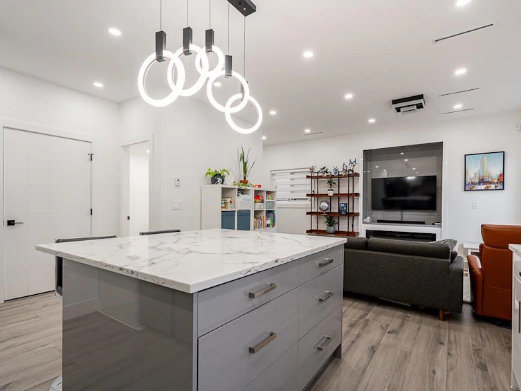 #2-4675 Canada Way, Burnaby, BC, V5G 1K9 - 18
