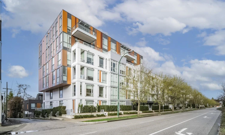 303-469 W King Edward Avenue