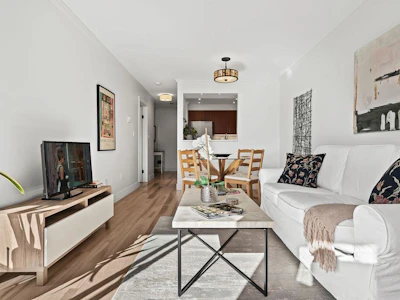 207-235 W 4th Street - 2