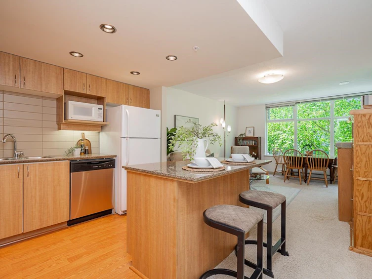 204-9262 University Crescent, Burnaby, BC, V5A 0A4 - 11