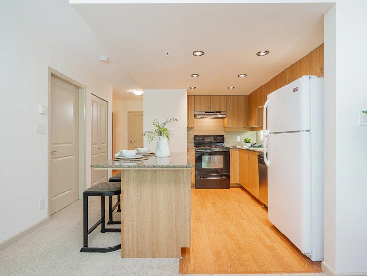 204-9262 University Crescent, Burnaby, BC, V5A 0A4 - 16
