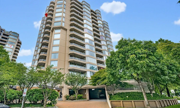 1606-1045 Quayside Drive