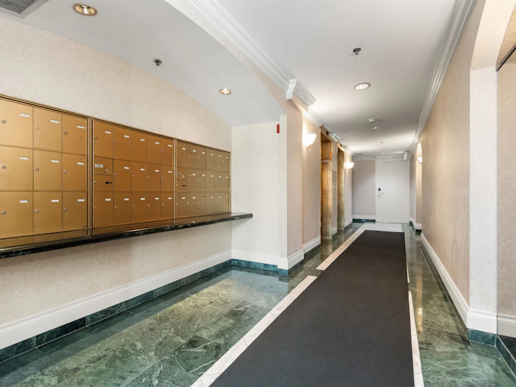 501-32330 South Fraser Way, Abbotsford, BC, V2T 1X1 - 4