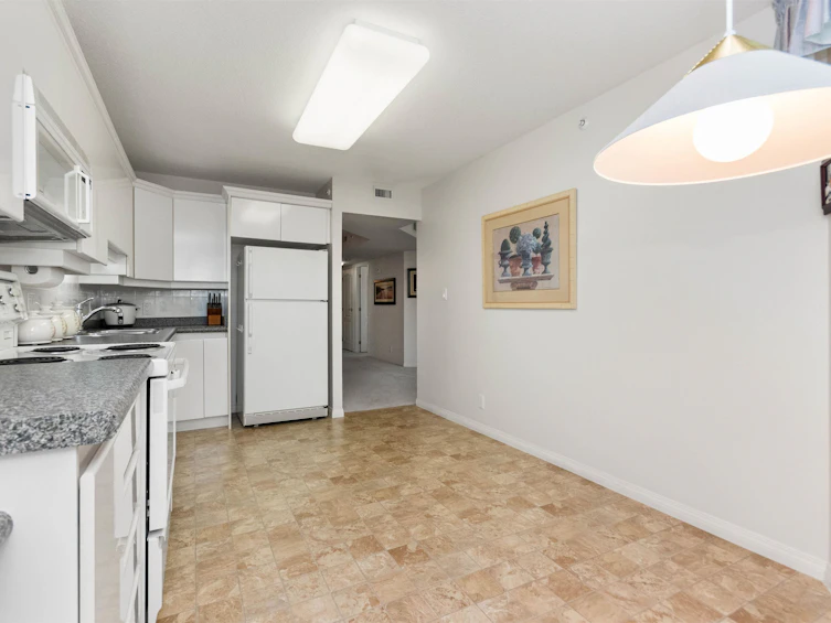 501-32330 South Fraser Way, Abbotsford, BC, V2T 1X1 - 12