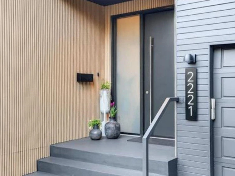 2221 Bowser Avenue, North Vancouver, BC, V7P 2Z1 - 2